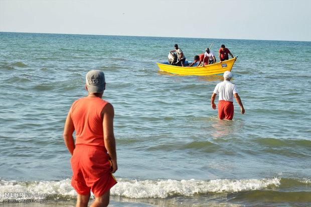 نجات 19 نفر از غرق شدن در دریای مازندران