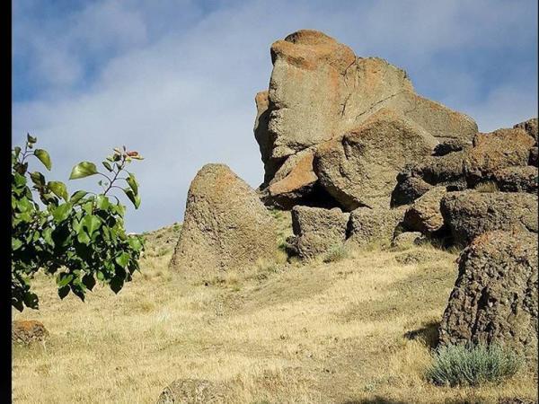 پیکره سنگی بابا داوود عنبران ابوالهول طبیعی در ایران